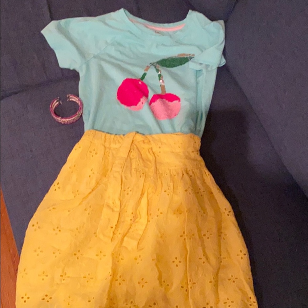 Size 5 bright golden yellow only worn a few times